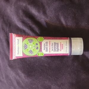 Human + Kind Moisturizing Hand Scrub Elderflower & Raspberry